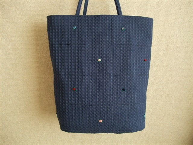 即決　ハンドメイド　薔薇の刺繍のバック　ネイビーブルー　送料185円_画像2