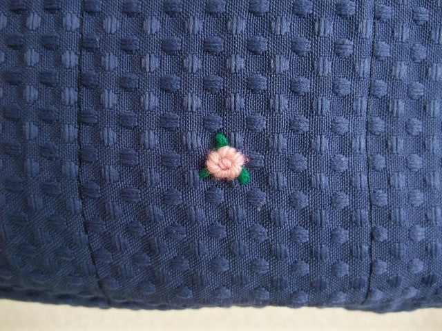 即決　ハンドメイド　薔薇の刺繍のバック　ネイビーブルー　送料185円_画像7