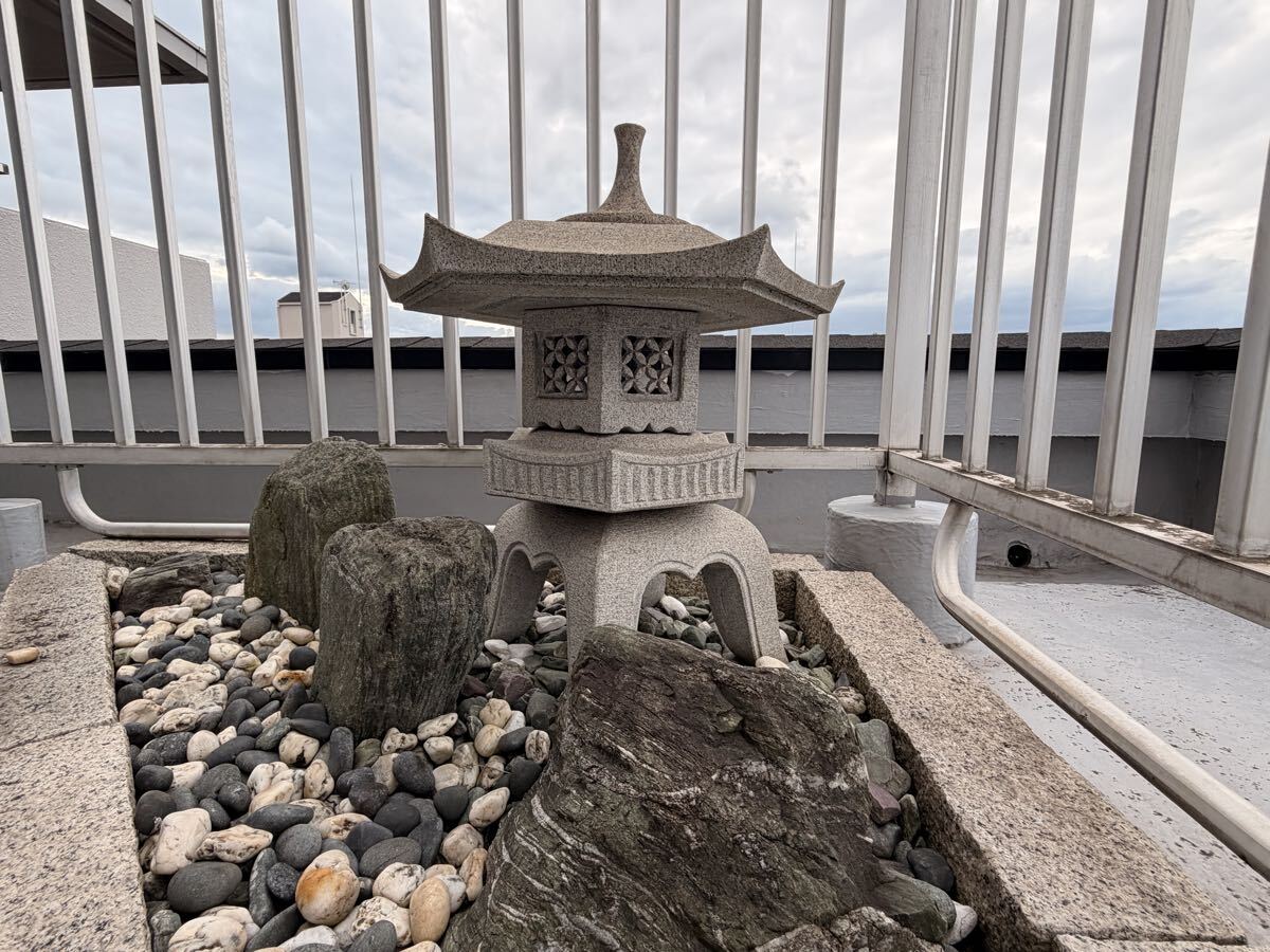 六角春日石灯籠＋庭石セット_画像3