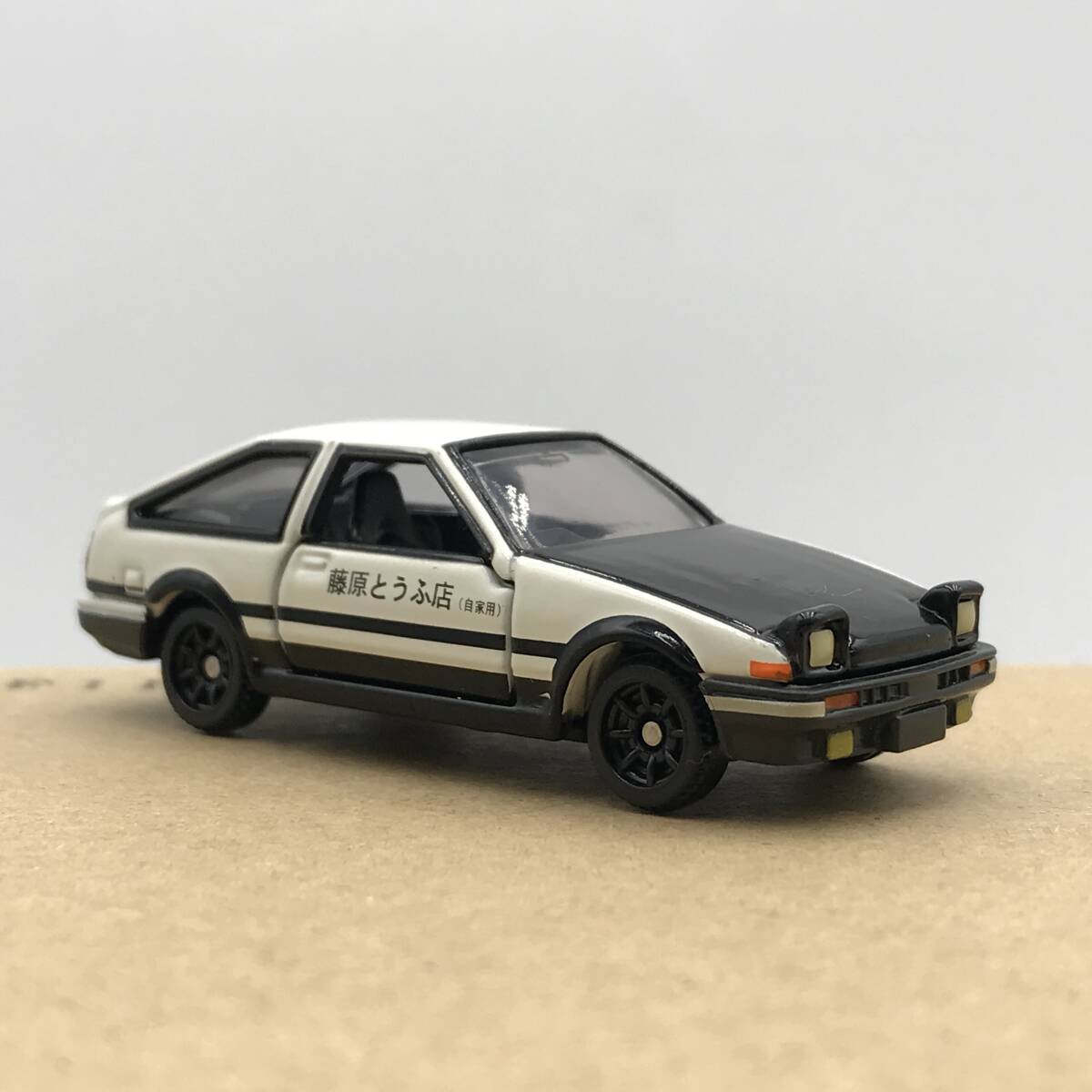 玩H39 ミニカー トミカ 頭文字D AE86 トレノ ドリームトミカ No.145 _画像2