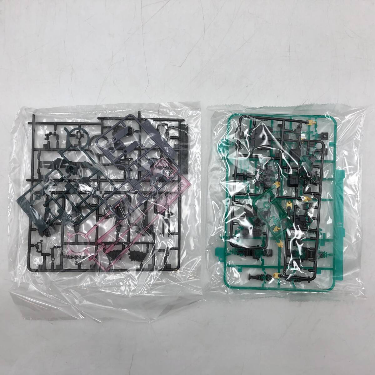 玩L73 プラモデル RG 1/144 ユニコーンガンダム2号機 バンシィ・ノルン (最終決戦仕様) [スペシャルコーティング]【未組立】_画像10