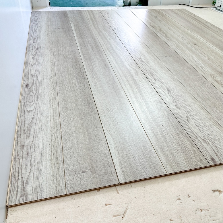 ＜Daiken＞フローリング・MYフロア（型番：YX148-M05）オーク柄　ペールグレー【未使用アウトレット品】8ケース_画像5