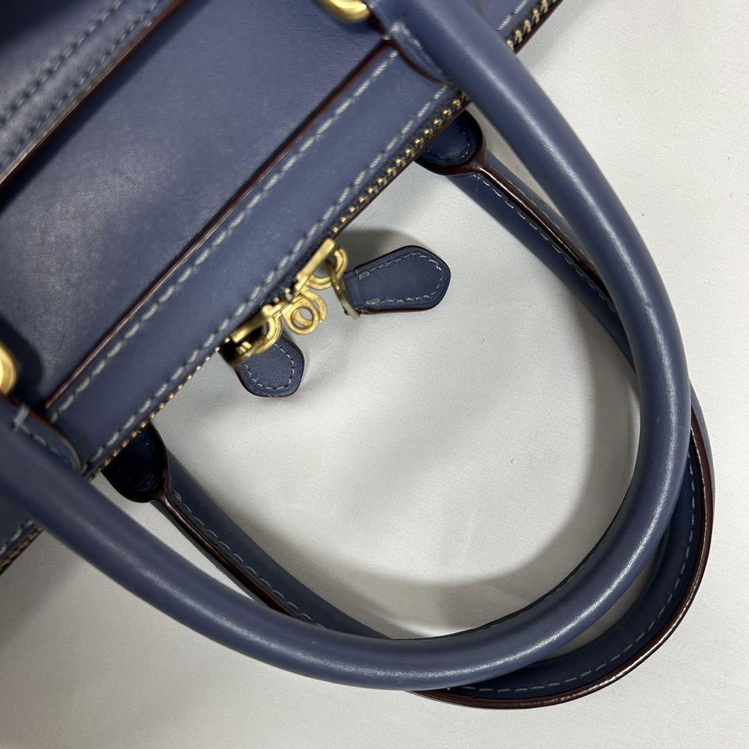 【極美品】COACH コーチ メトロポリタン スリム 2way ビジネスバッグ トートバッグ ショルダーバッグ レザー ブルー 青 A4可 大容量_画像7