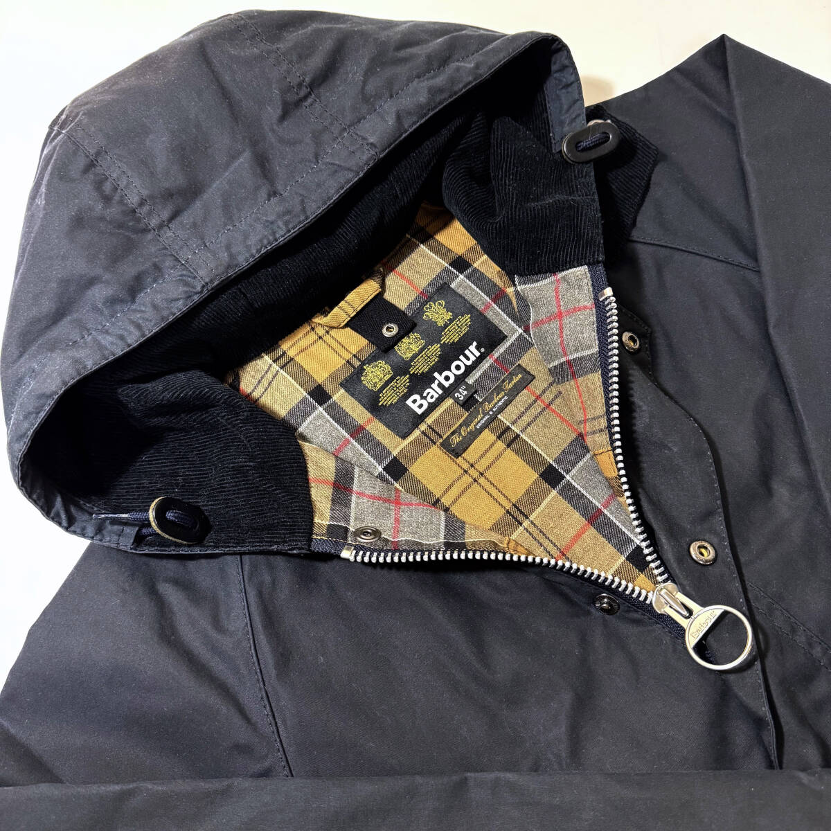 ★美品AW17 BARBOUR HOODED BEDALE SL バブアー フーデッドビデイル スリムフィット オイルドジャケット 34 ネイビー MWX0657 ブルガリア製_画像4
