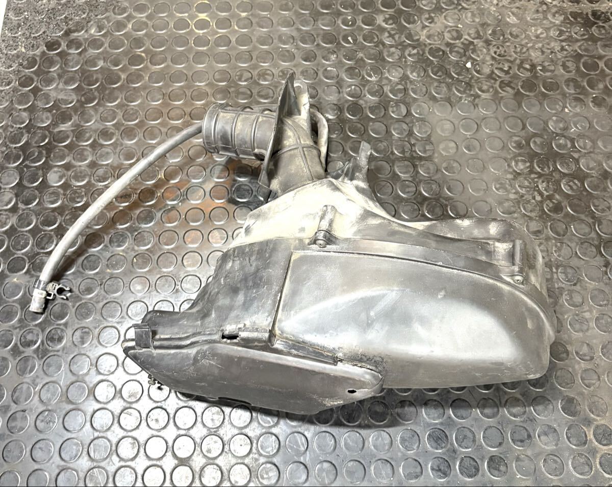 マジェスティ 250 SG03J 純正 エアクリーナー ボックス_画像1