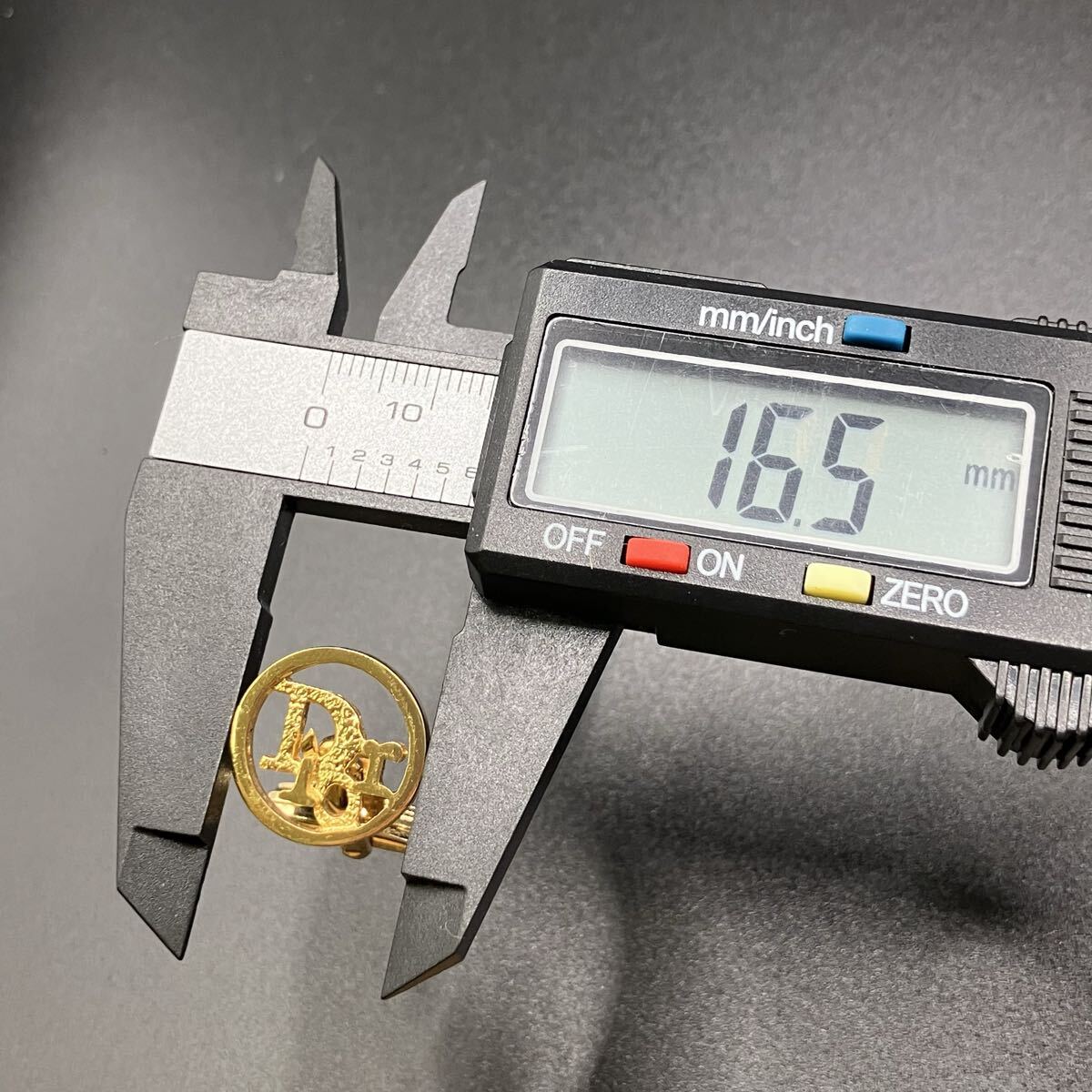 12 EN Christian Dior булавка для галстука запонки кнопка комплект Gold 4 шт. комплект Logo с футляром Christian Dior