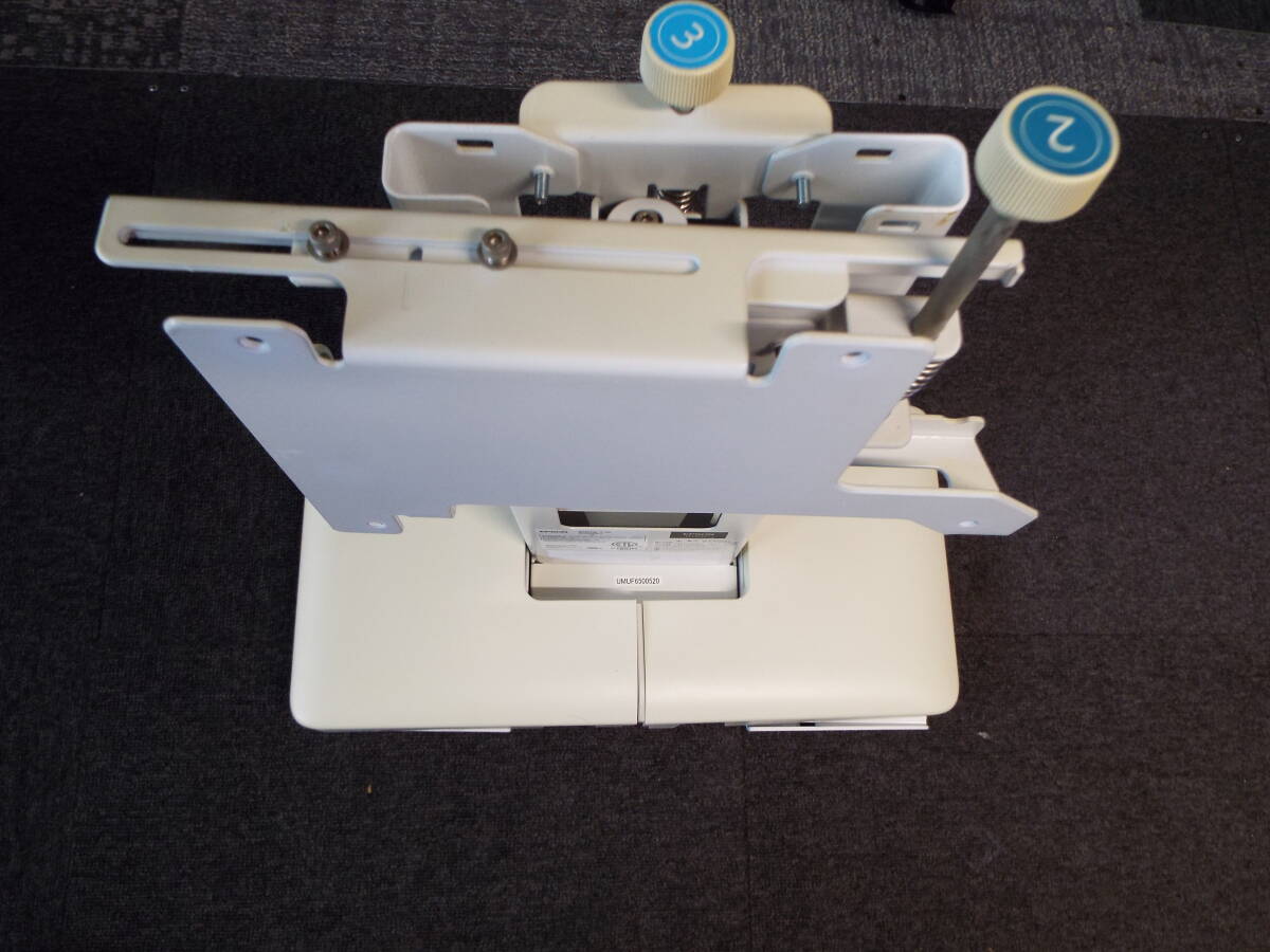 EPSON 壁掛け金具 ELPMB43 組み立て用のビス?ボルト欠品です。