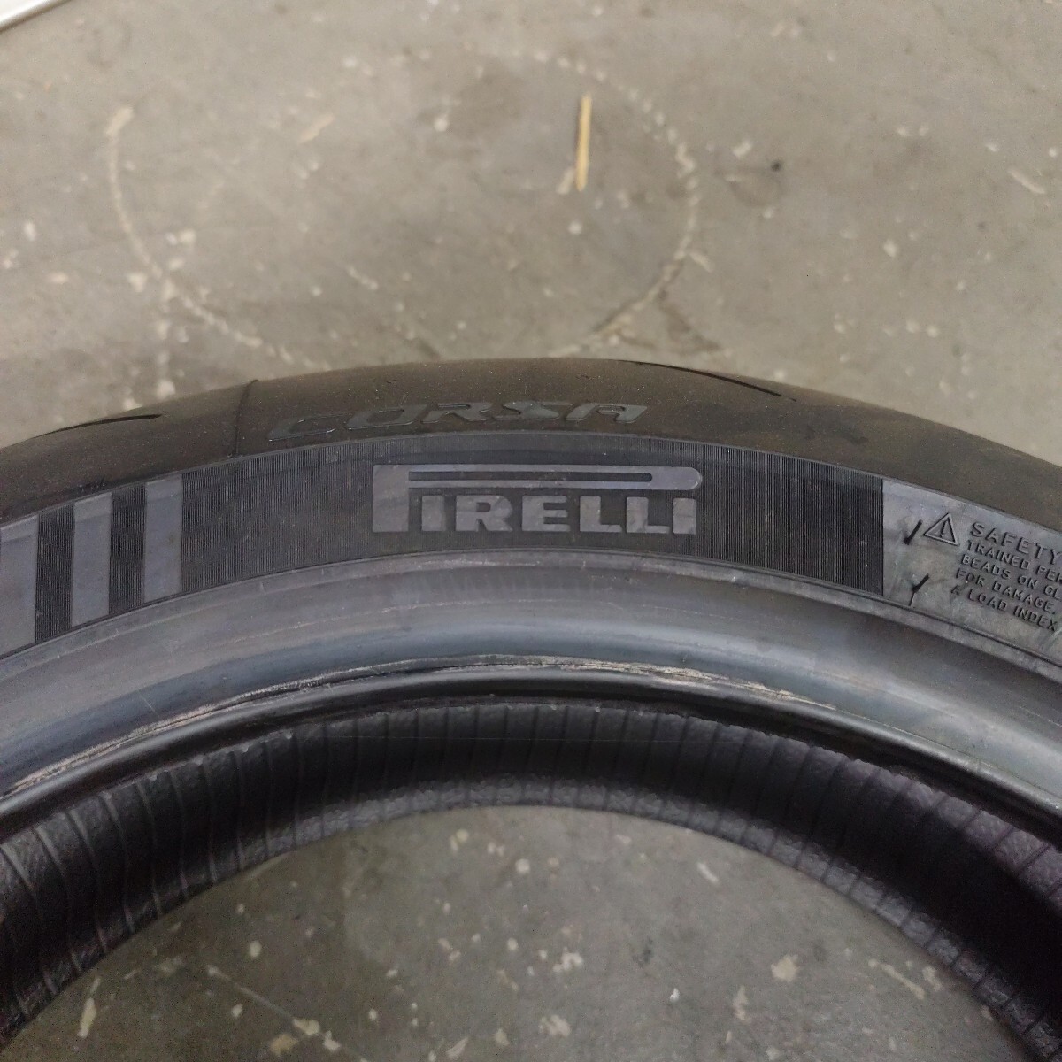 PIRELLI DIABLO ROOSO Ⅳ CORSA　ピレリ ディアブロ ロッソ 4 コルサ　200/60 17　200/60ZR17 　ほぼ新品_画像5