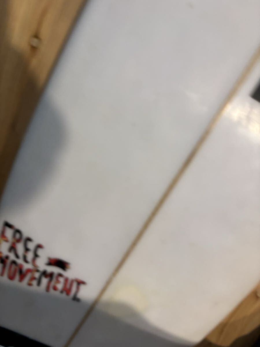 5’3 FREE MOVEMENT ショートボード テールパッド付き _画像4