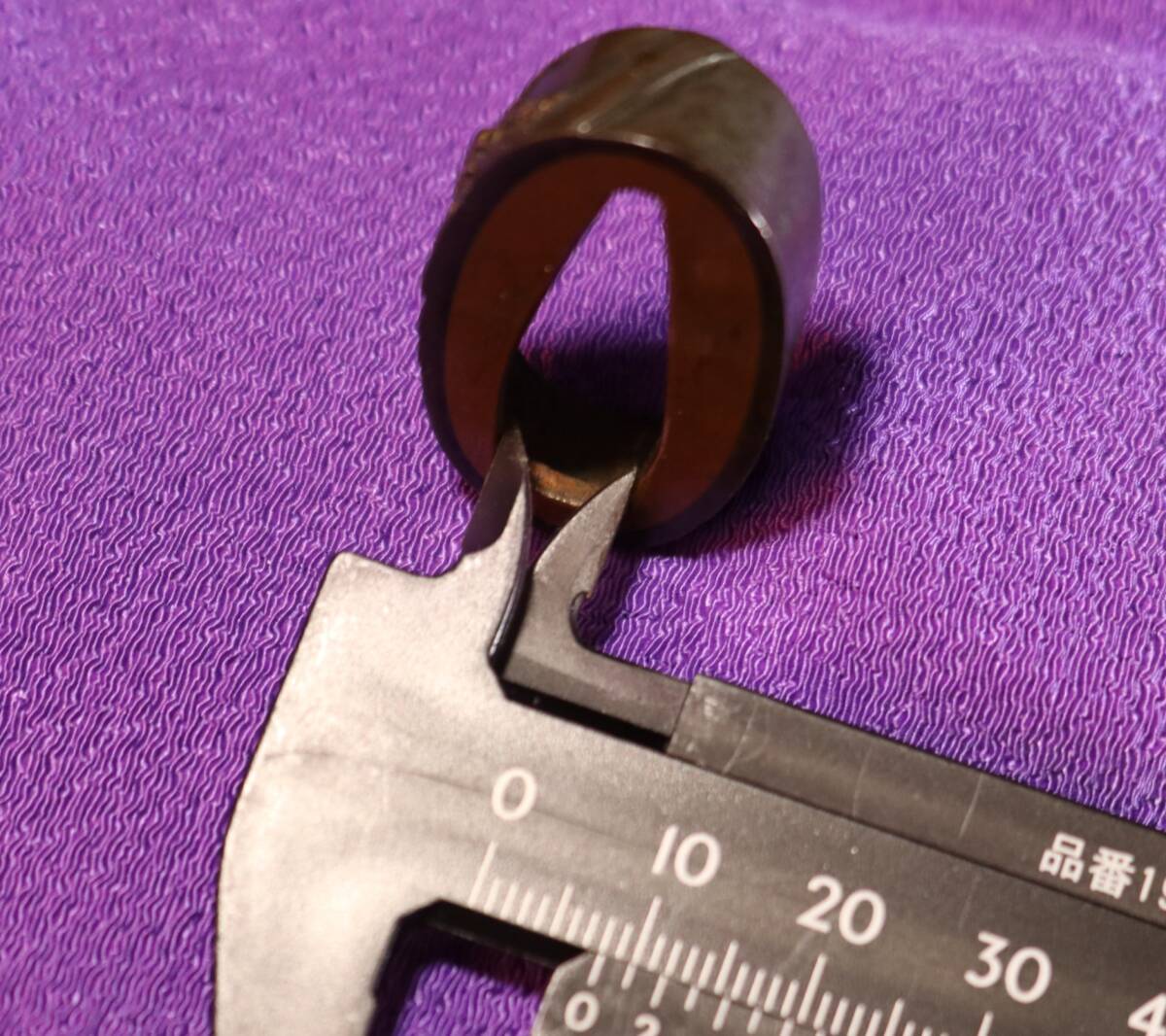 風雲昇り龍~古銅に金彩入、刀剣縁頭乃縁金具 刀装具_画像6