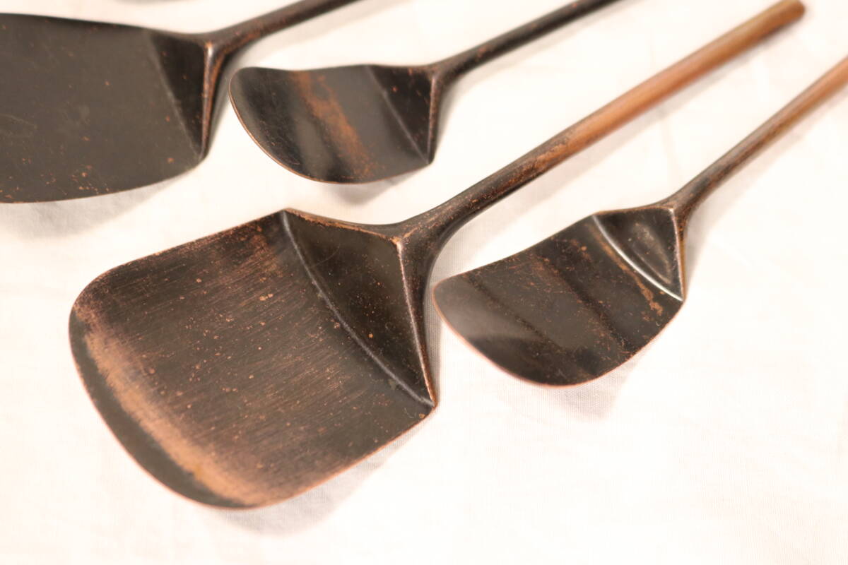 銅製 燻し灰匙 五本組 茶道具 茶会席 表千家 裏千家 茶懐石 茶事 風炉 炭手前_画像2