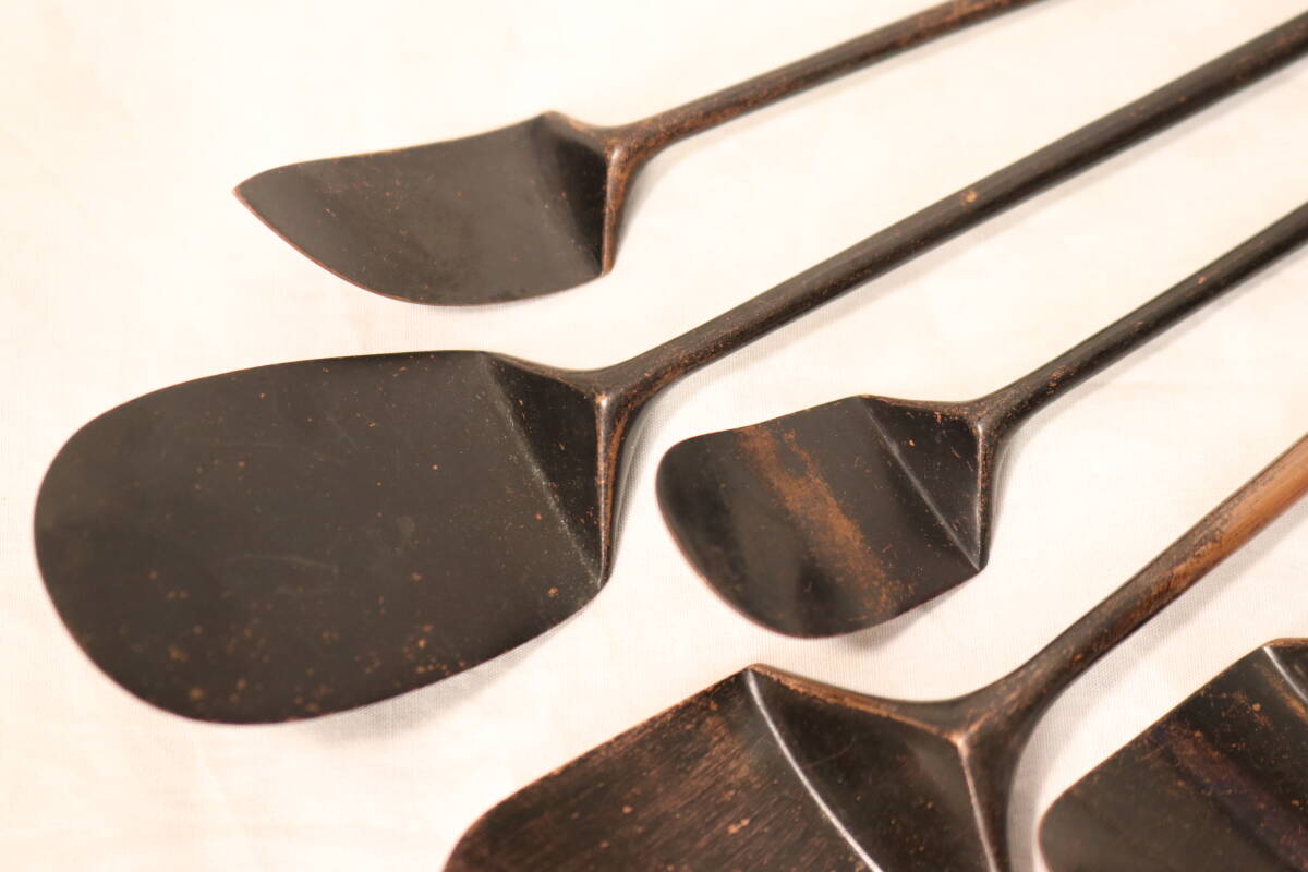 銅製 燻し灰匙 五本組 茶道具 茶会席 表千家 裏千家 茶懐石 茶事 風炉 炭手前_画像3