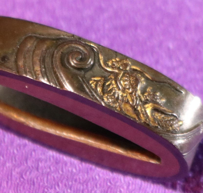 風雲昇り龍~古銅に金彩入、刀剣縁頭乃縁金具 刀装具_画像1