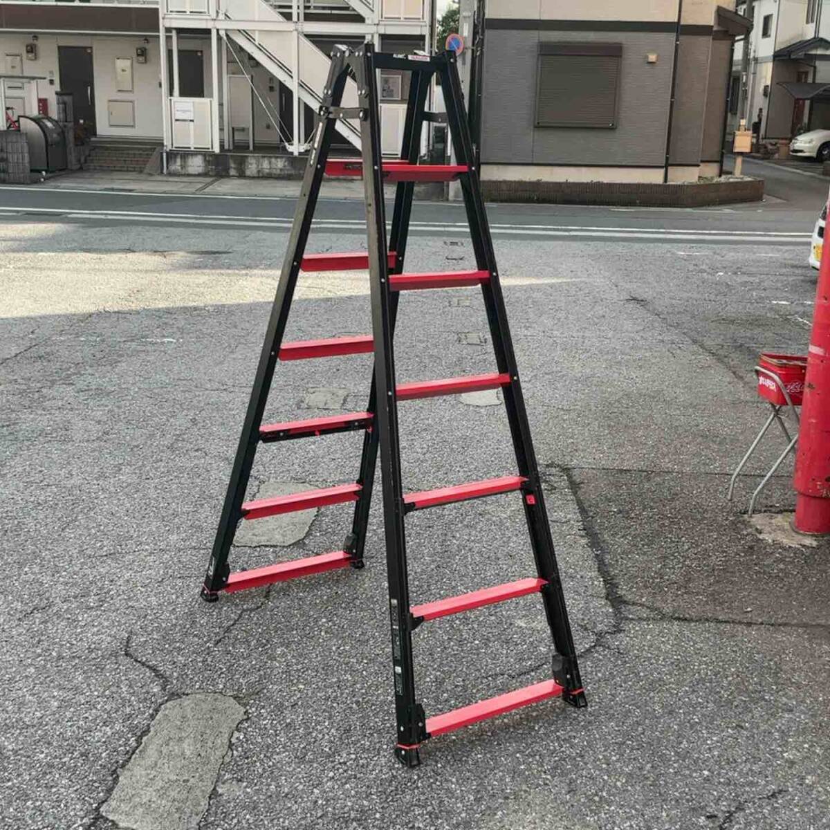 【美品 / 店頭受取り限定】アルインコ 伸縮脚付きはしご兼用脚立 GUD-210X 7尺【格安出品♪】_画像5
