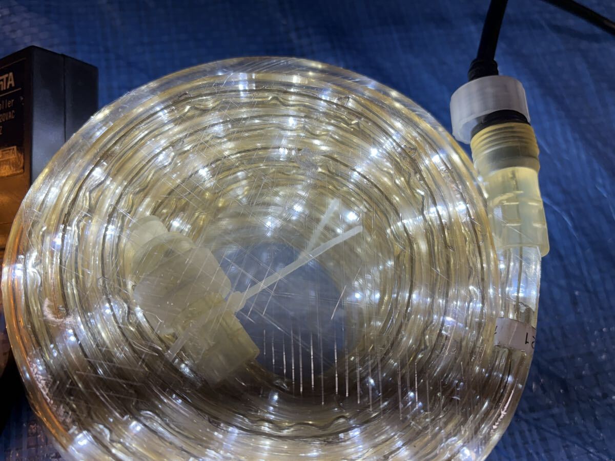 LAMTA イルミネーション ロープライト ゴールド ホワイト 10m 2本 6m 1本 コントローラー 2本 ジャンク品 中古 チューブライト_画像4