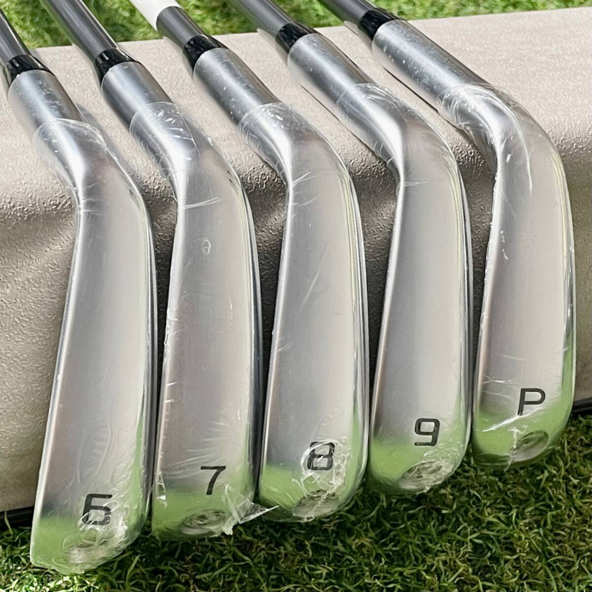 【新品】COBRA KING LTDx アイアンセット 5本 メンズ S 右 コブラ キング スピーダーNX メーカー純正カーボンシャフト 大人気モデル_画像6