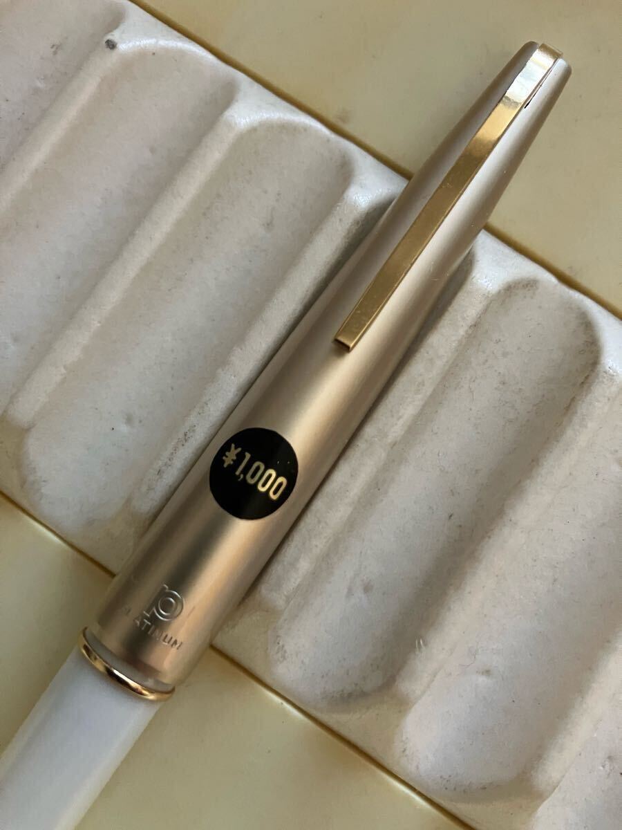 新品未使用 デッドストック 70年代 PLATINUM プラチナ POCKET ポケット 万年筆 14K 細字程度 Pマーク ショート軸 シャンパン×ホワイト_画像2