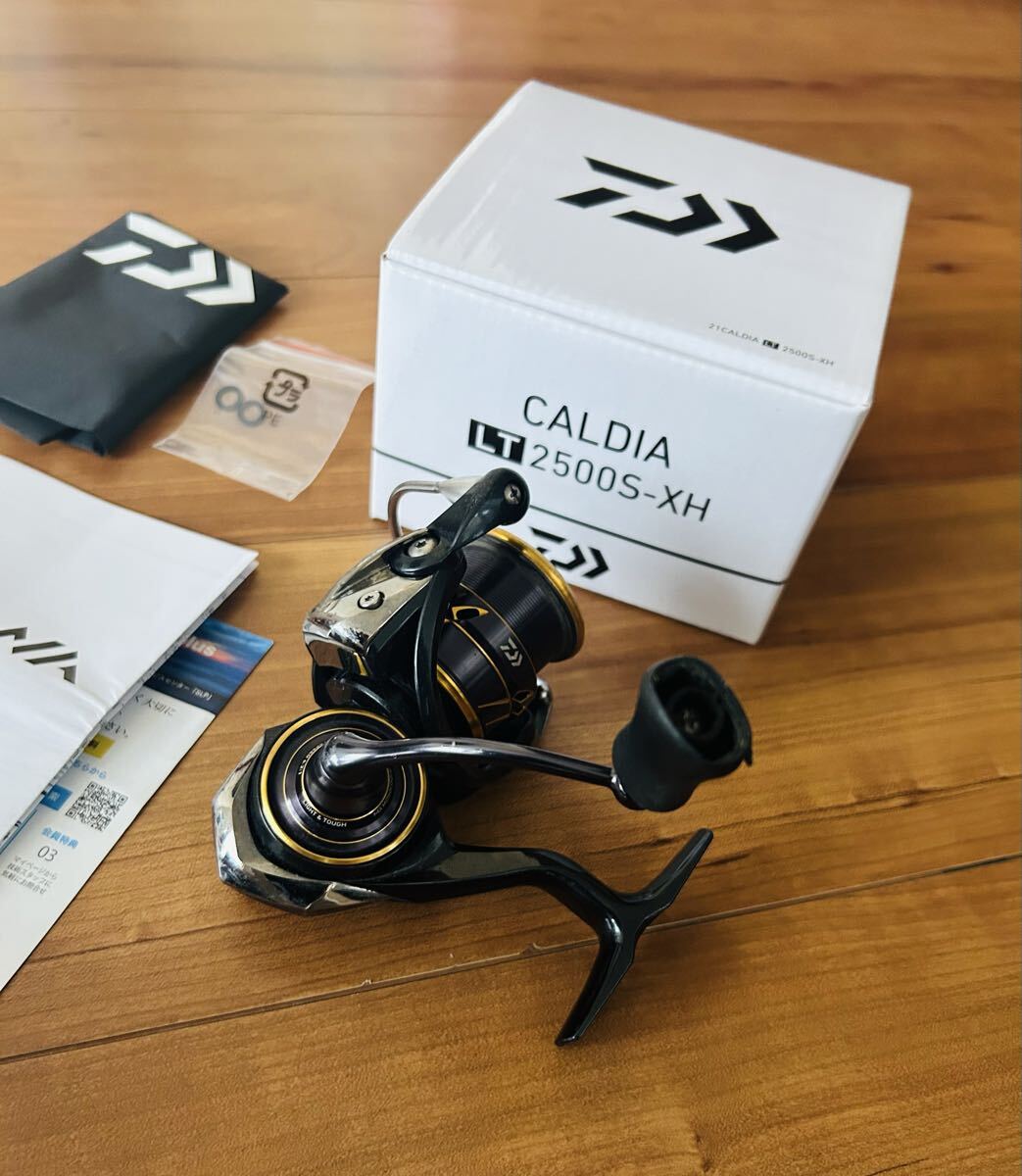 ダイワ 21カルディア LT 2500S-XH 箱、取説、袋付き。シーバス、エギング、ライトジギング等に。DAIWA CALDIA LT 2500S-XH