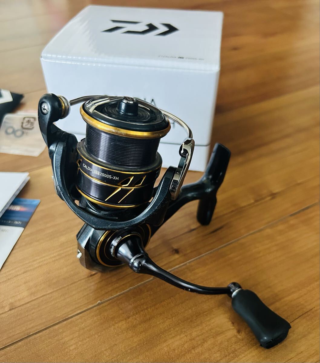 ダイワ 21カルディア LT 2500S-XH 箱、取説、袋付き。シーバス、エギング、ライトジギング等に。DAIWA CALDIA LT 2500S-XH