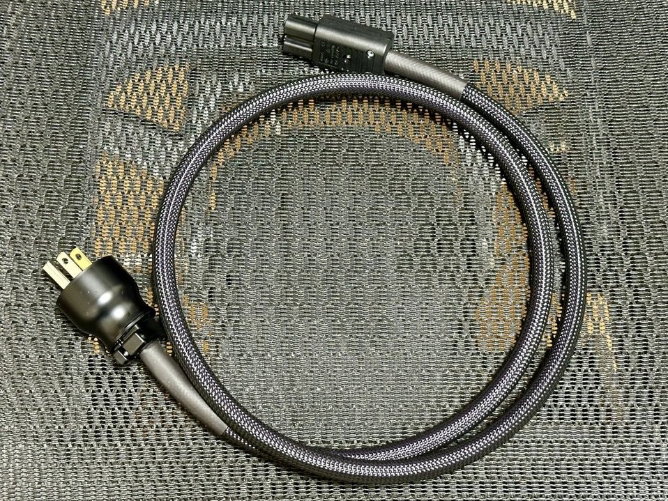 Oyaide オヤイデ AXIS-202 約1.3m PETチューブ WF5015+4781 電源ケーブル 102SSC_画像1