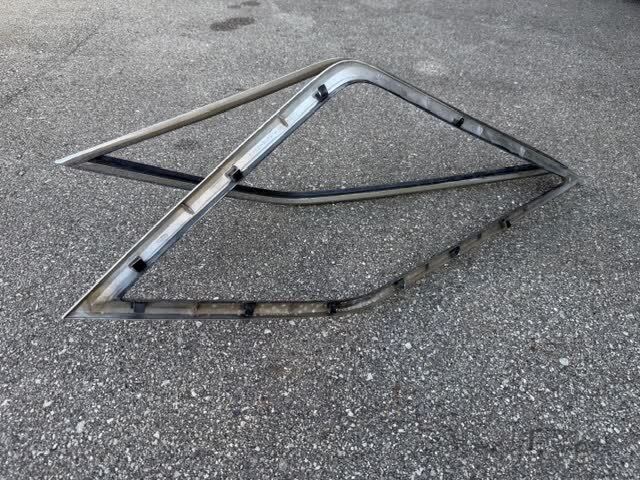 77 78 79 フォード サンダーバード クォーターガラスモール 左右ペア ウインドモール 70's セブンティーズ_画像4