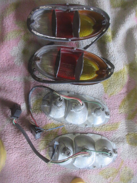 ★R7Y328 ボルボアマゾン 純正テール左右セット ジャンク品 コレクションや修理やストック等に_画像8