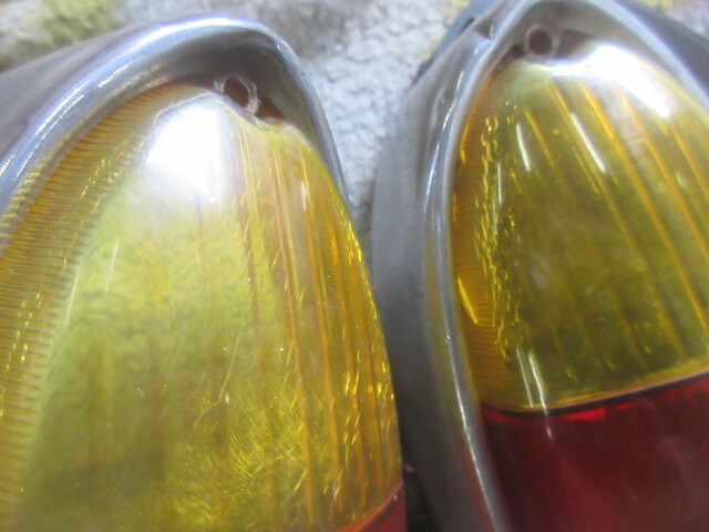 ★R7Y328 ボルボアマゾン 純正テール左右セット ジャンク品 コレクションや修理やストック等に_画像4