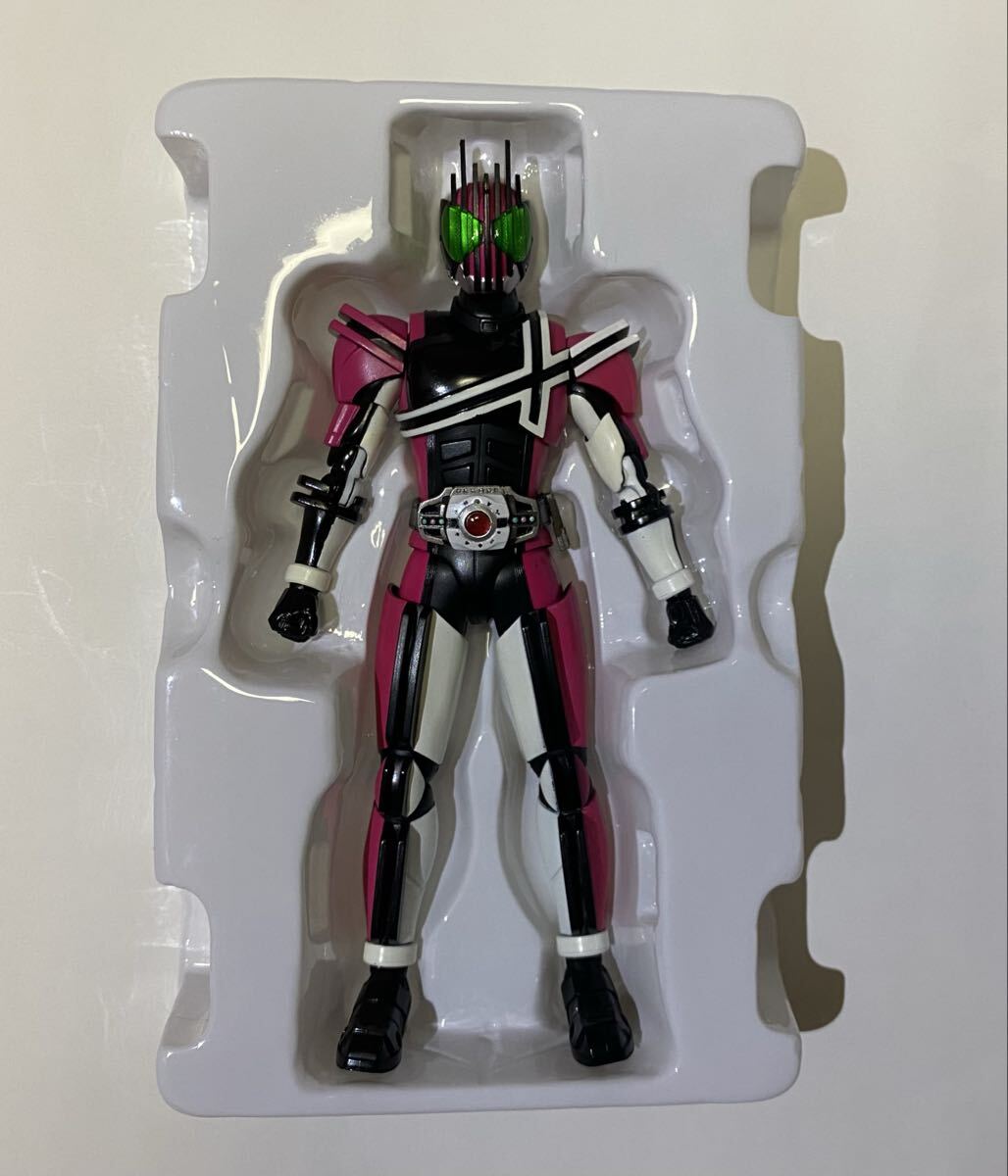 真骨彫製法 S H フィギュアーツ 仮面ライダーディケイド_画像4