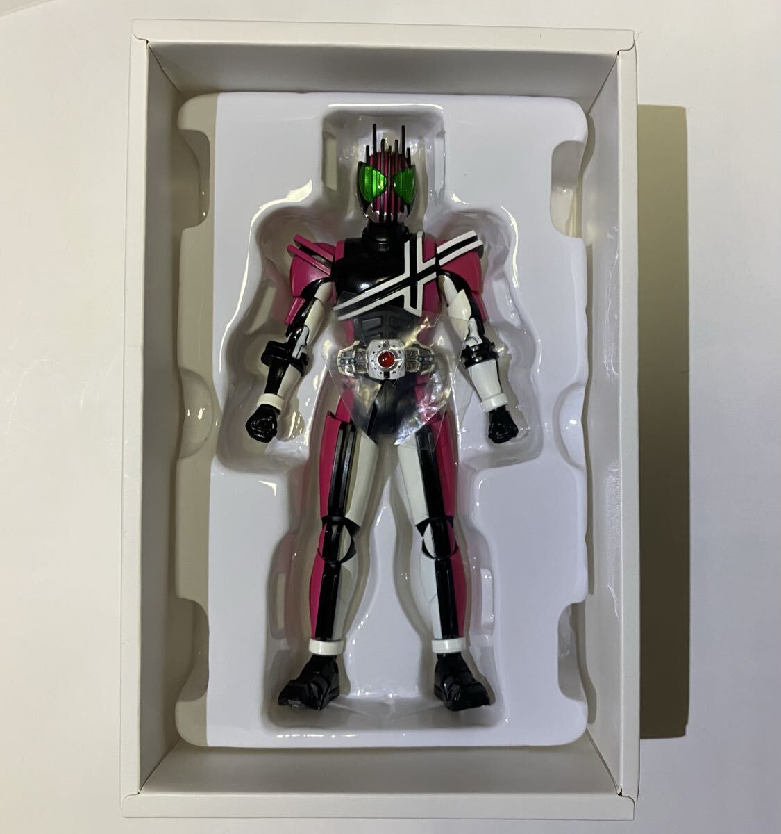 真骨彫製法 S H フィギュアーツ 仮面ライダーディケイド_画像6