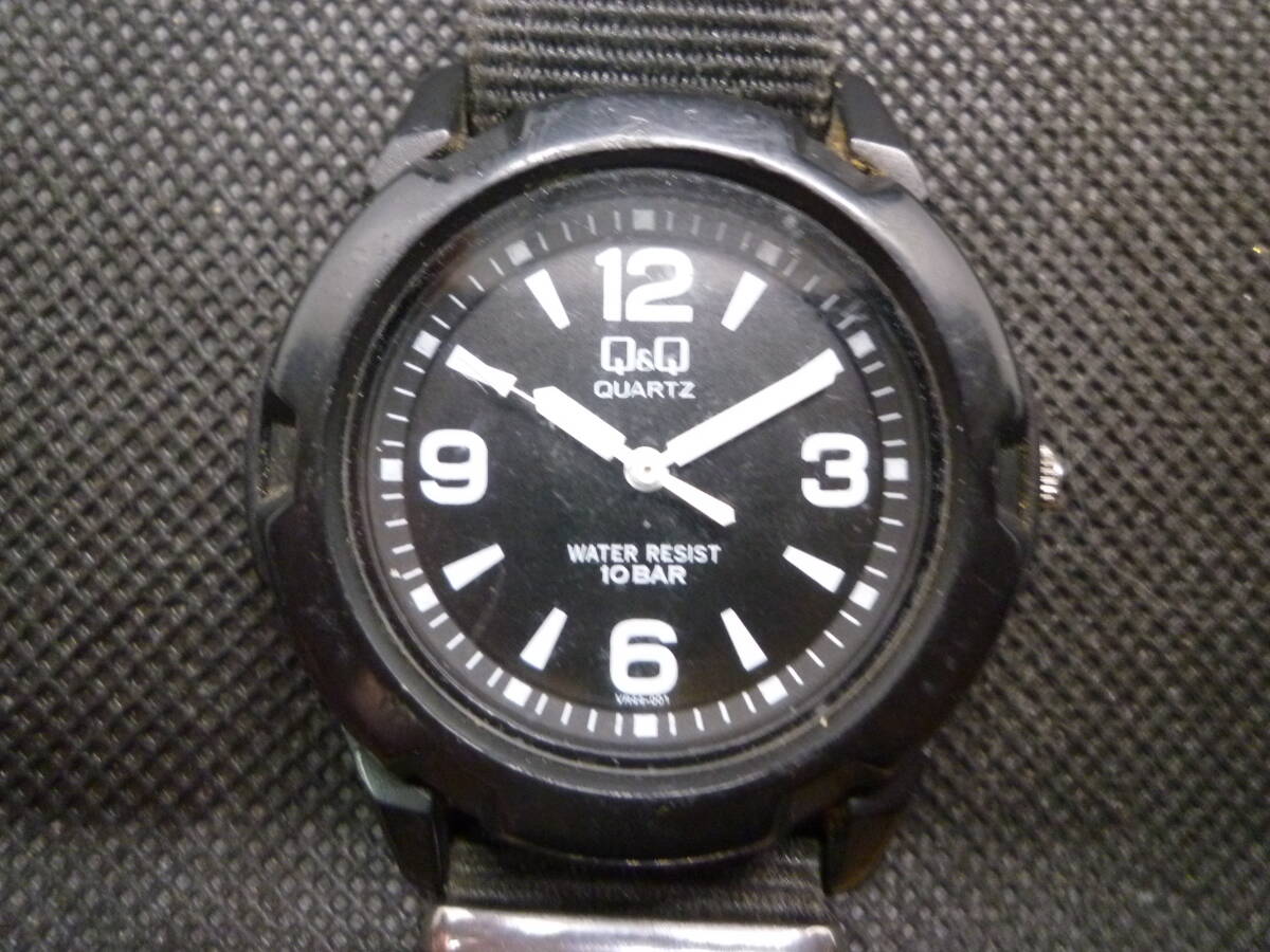 J25032) 中古 腕時計 シチズン CITIZEN Q&Q 2035 QUARTZ 未稼働 ジャンク品 ※発送ゆうパケットポストmini(送料当方負担)_画像1