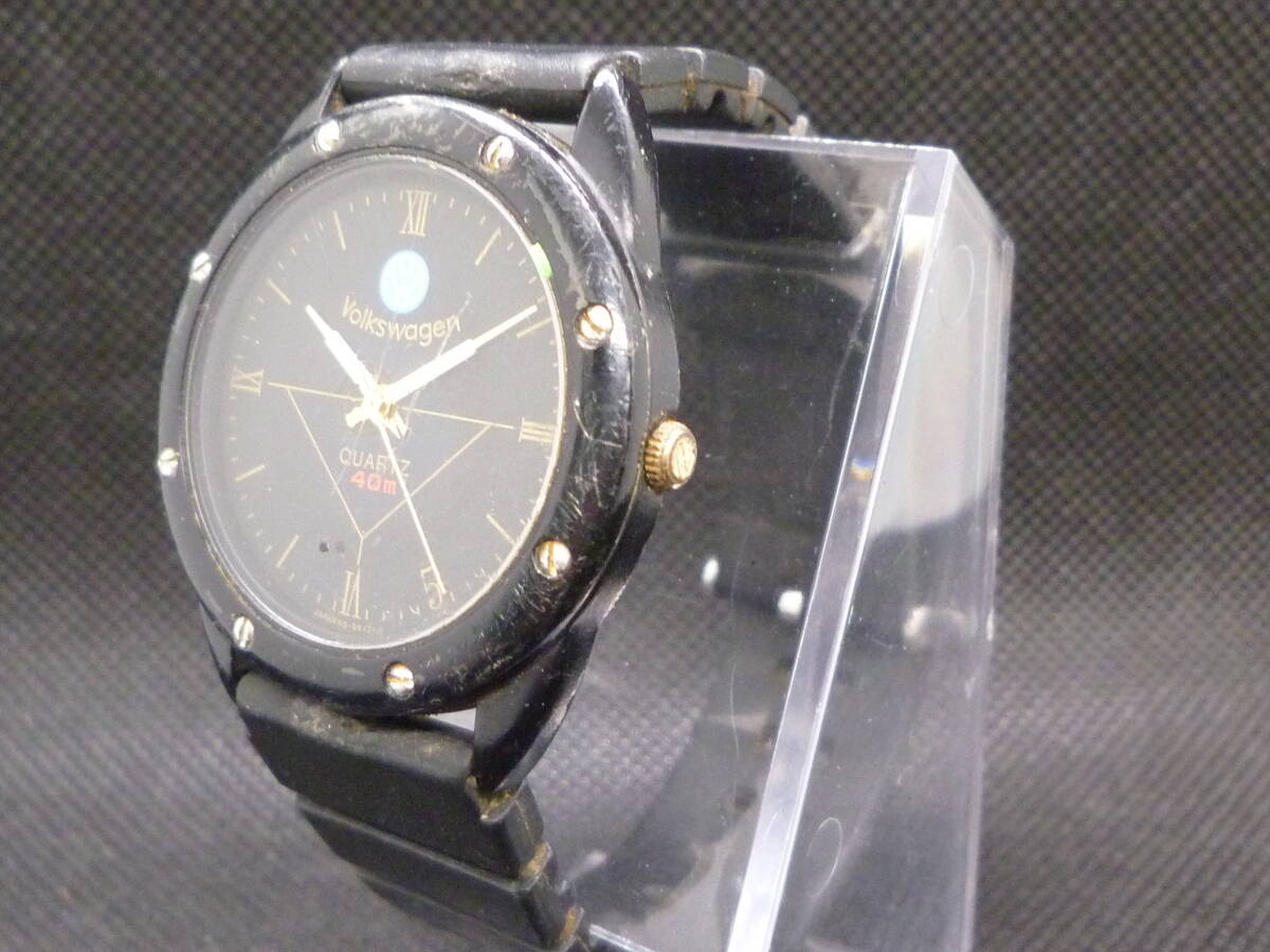 J25183) 中古 腕時計 フォルクスワーゲン Volkswagen QUARTZ 40m 未稼働 ジャンク品 ※(送料当方負担)_画像3
