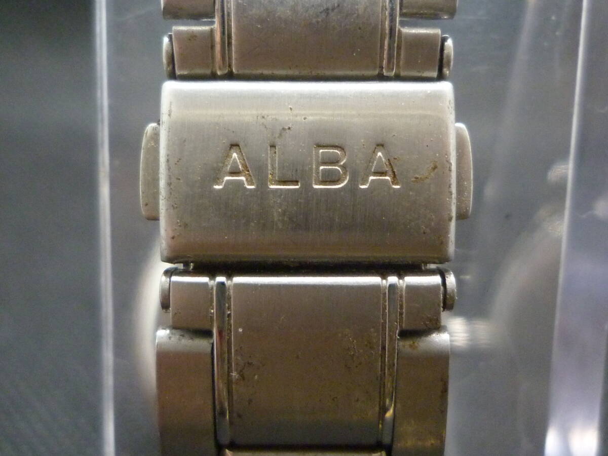 J25235) 中古 腕時計 セイコーアルバ ソーラー SEIKO ALBA SOLAR V158-0AX0 腕回り 約185mm 稼働品ですがジャンク品扱い ※(送料当方負担)_画像5