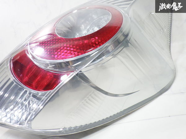 ★破損無し/点灯確認済★トヨタ 純正 DAA-NHP10 NHP10 アクア 前期 13年/8月 テールライト テールランプ 右 右側 運転席 STANLEY 52-252_画像4