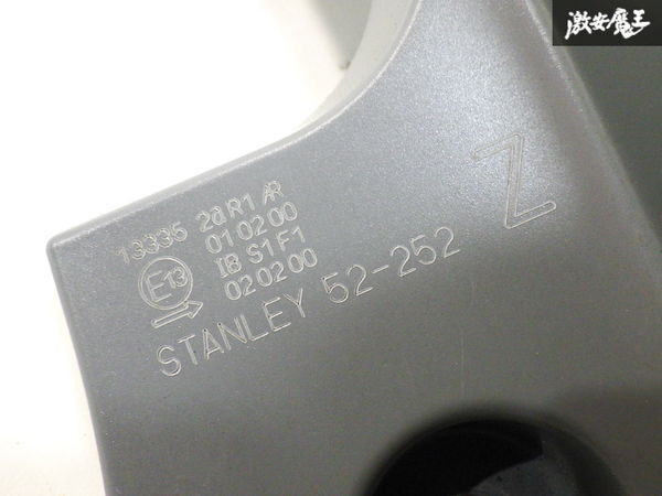 ★破損無し/点灯確認済★トヨタ 純正 DAA-NHP10 NHP10 アクア 前期 13年/8月 テールライト テールランプ 右 右側 運転席 STANLEY 52-252_画像9