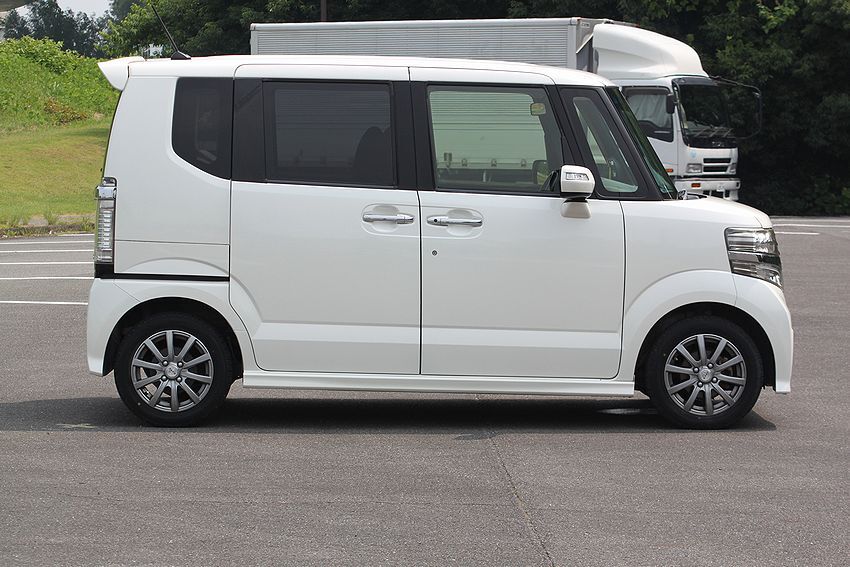 H27 N BOX カスタム ターボSSパッケージ 純正ナビ/両側パワスラ/スマートキー/ディスチャージライト/リアスポ/車検たっぷりR9.9月迄!!_画像4