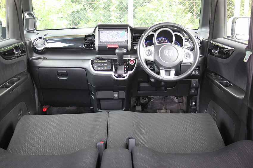 H27 N BOX カスタム ターボSSパッケージ 純正ナビ/両側パワスラ/スマートキー/ディスチャージライト/リアスポ/車検たっぷりR9.9月迄!!_画像6