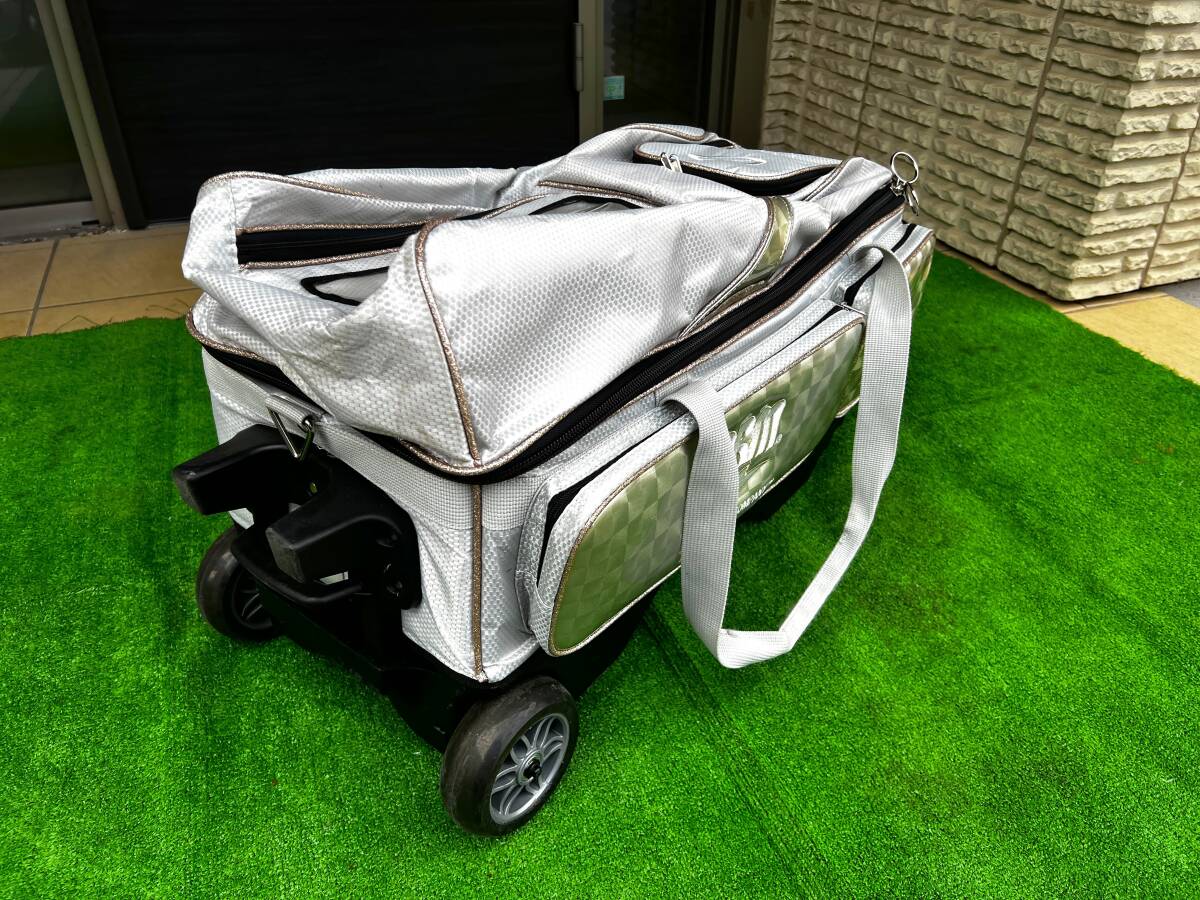 中古)STORM ボーリング バッグ(3ボール用)キャスター付 シルバー系 / キャリーバッグ_画像7
