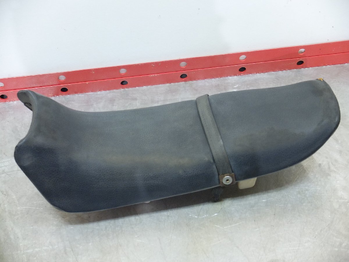 CBX125F JC11-1006***純正シート/4_画像1