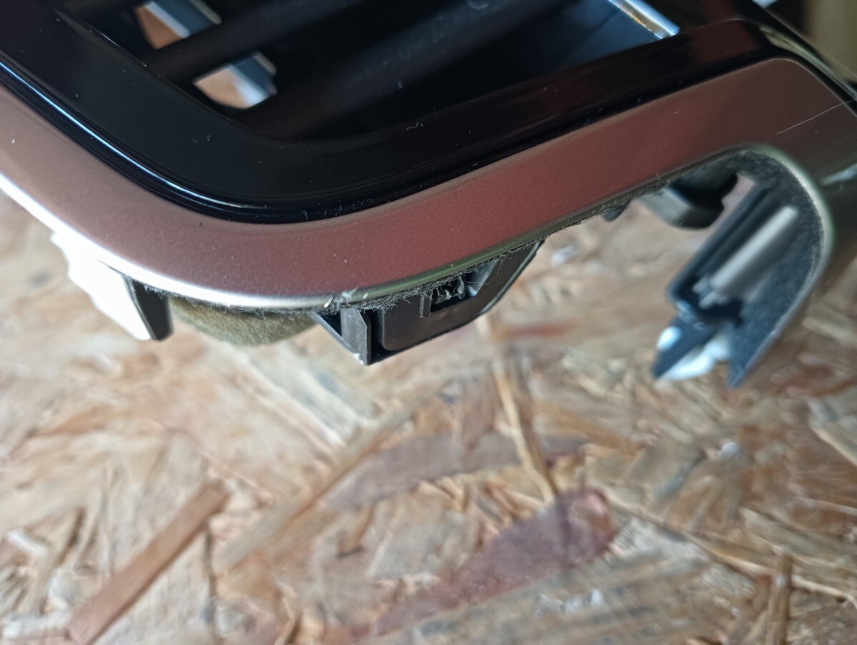 3915396■ 08B40-6A-0M / RCオデッセイ用 ホンダ純正8インチナビパネル ■ 取付ブラケット VXM-145VFEi取外し 美品_画像3