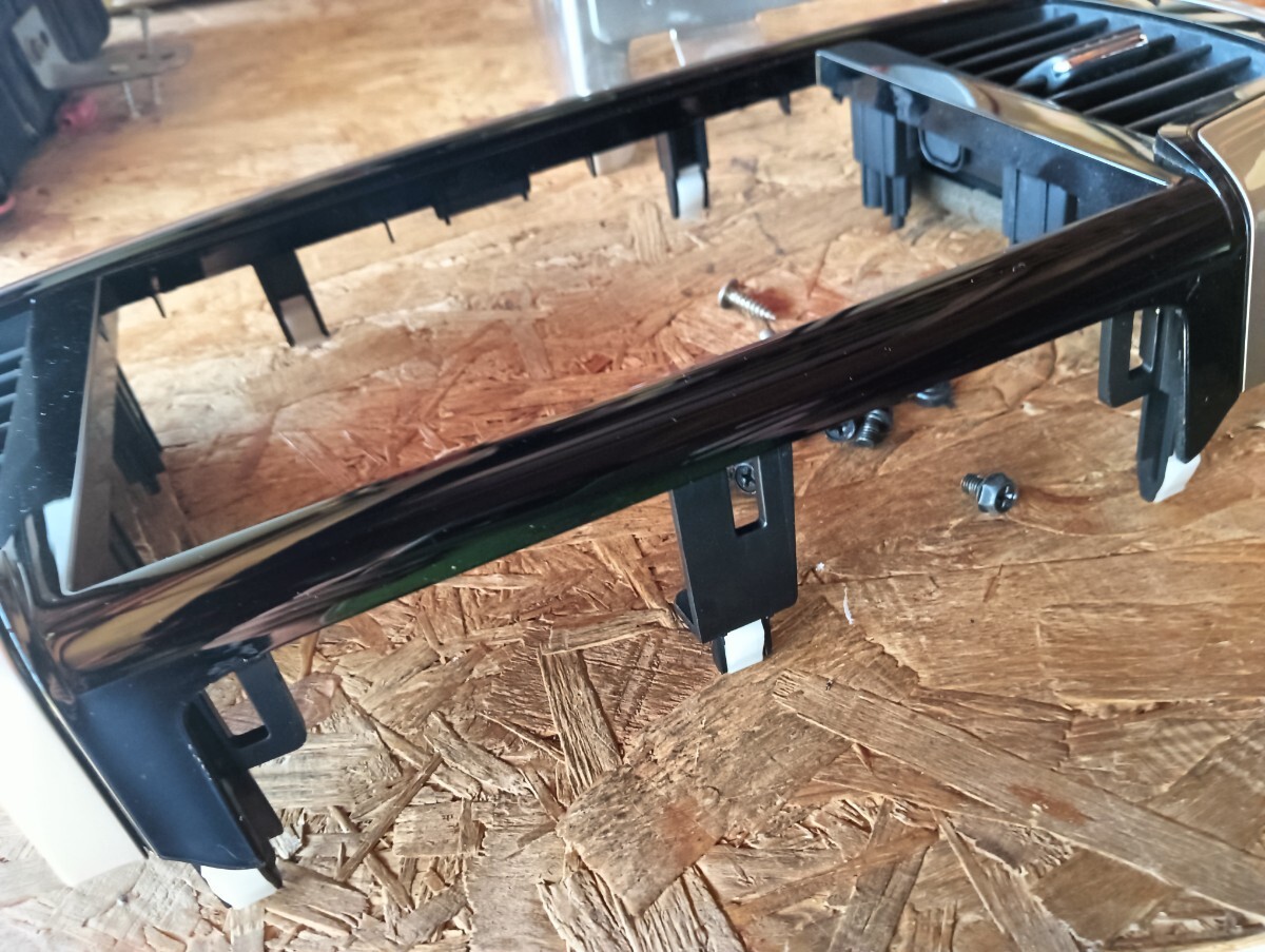 3915396■ 08B40-6A-0M / RCオデッセイ用 ホンダ純正8インチナビパネル ■ 取付ブラケット VXM-145VFEi取外し 美品_画像6