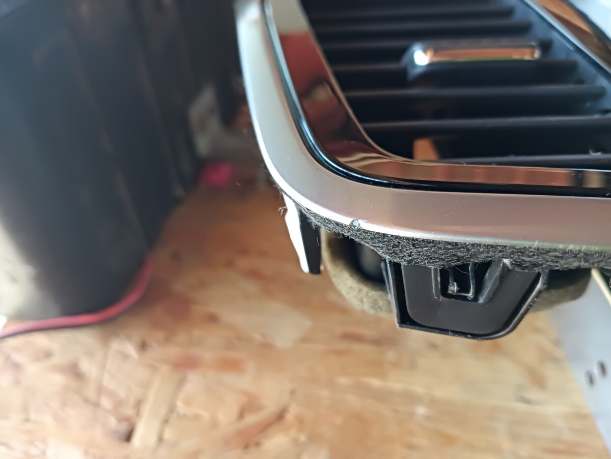 3915396■ 08B40-6A-0M / RCオデッセイ用 ホンダ純正8インチナビパネル ■ 取付ブラケット VXM-145VFEi取外し 美品_画像7