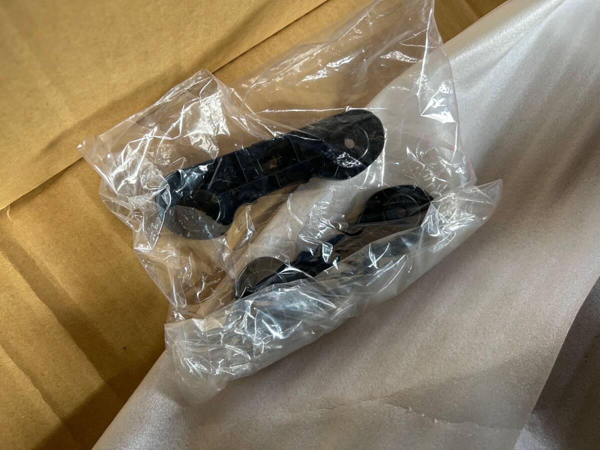 スズキ純正 ハスラー フロントバンパーガニッシュ 取り付けブラケット付き 99000-99076-HU3 シルバー_画像3