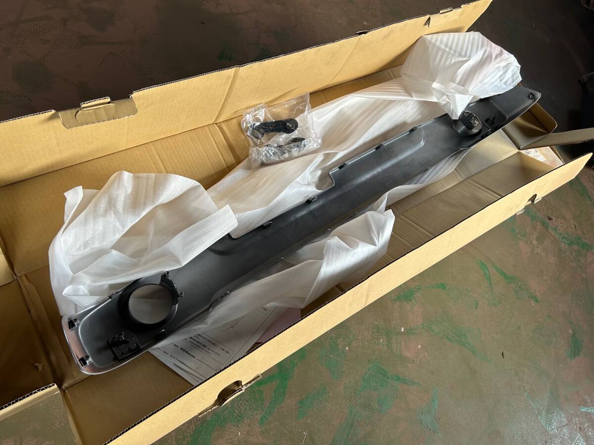 スズキ純正 ハスラー フロントバンパーガニッシュ 取り付けブラケット付き 99000-99076-HU3 シルバー_画像4