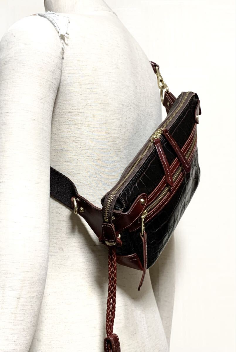 未使用:Kiefer neu(キーファーノイ).レザー ボディバッグ(上質.クロコ型押し.牛革/Wジップ開/H16W30D5/degner hergopoche aniary type)_画像2