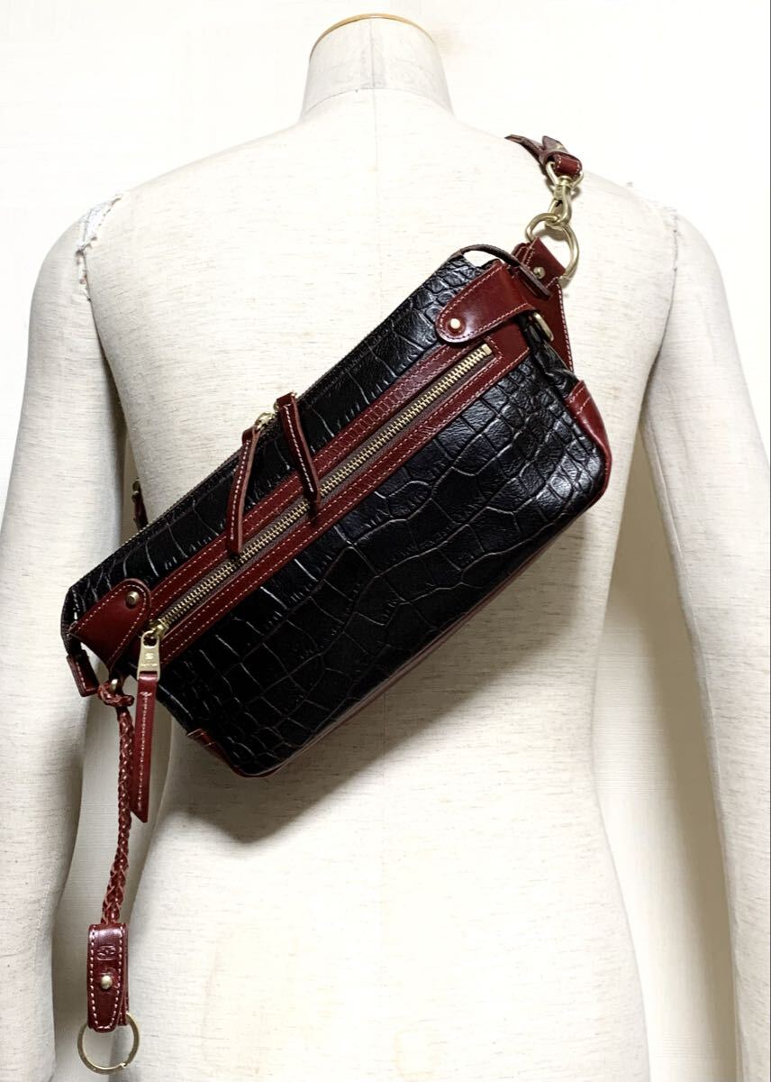 未使用:Kiefer neu(キーファーノイ).レザー ボディバッグ(上質.クロコ型押し.牛革/Wジップ開/H16W30D5/degner hergopoche aniary type)_画像1