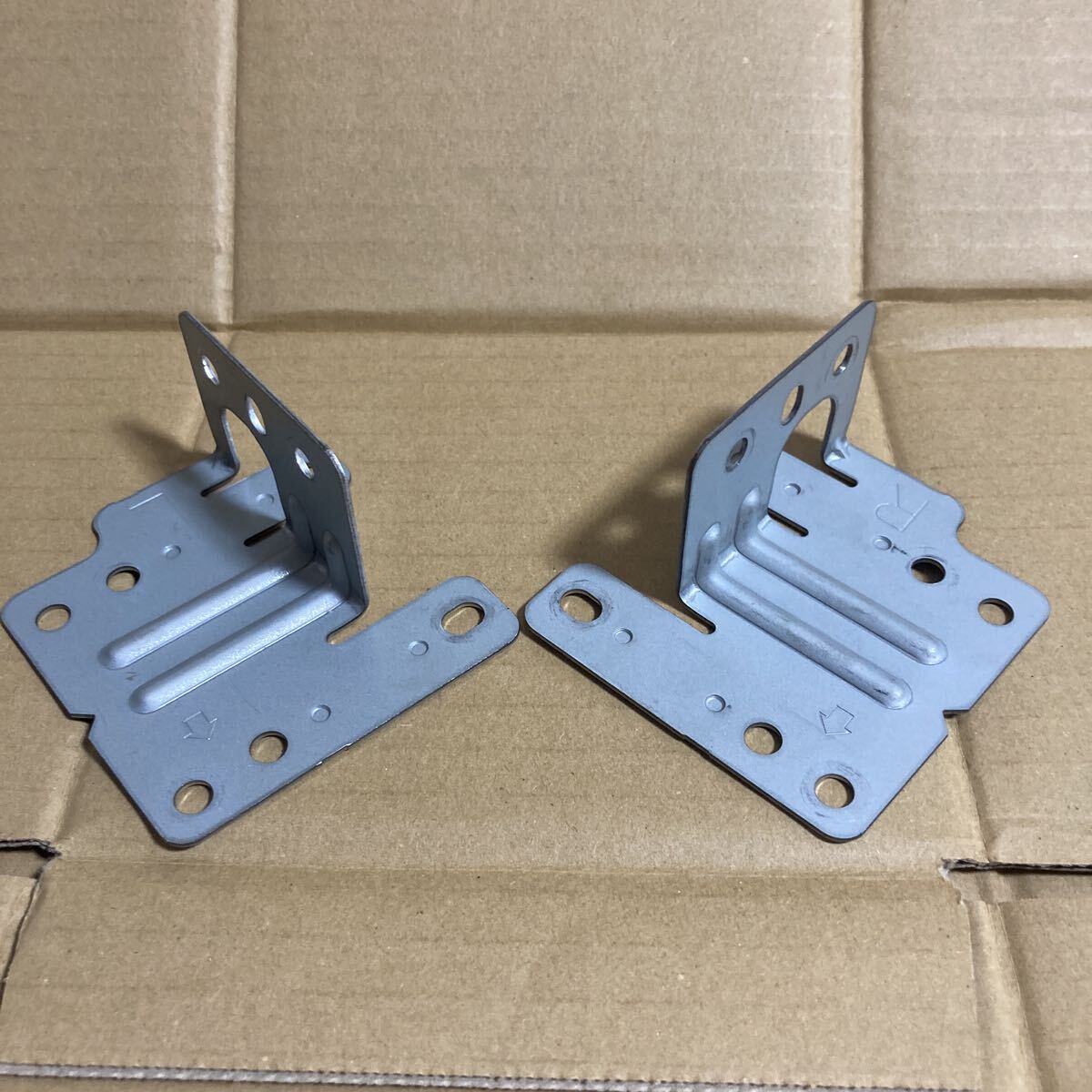 日産 純正 C11 ティーダ ・ ナビ オーディオ ステー ブラケット・送¥390・定形外の規格外150g以内_画像1