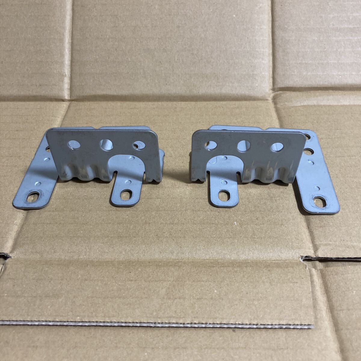 日産 純正 C11 ティーダ ・ ナビ オーディオ ステー ブラケット・送¥390・定形外の規格外150g以内_画像3