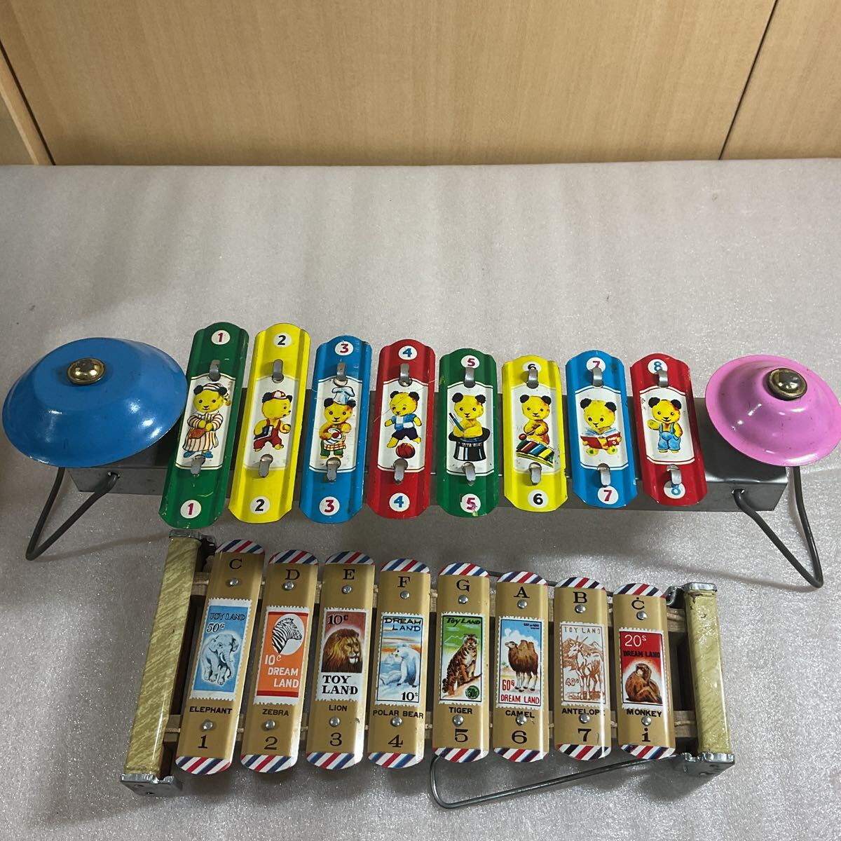  жестяная пластина игрушка совместно 4 шт. комплект танк / локомотив / металлофон работоспособность не проверялась / утиль / текущее состояние товар 