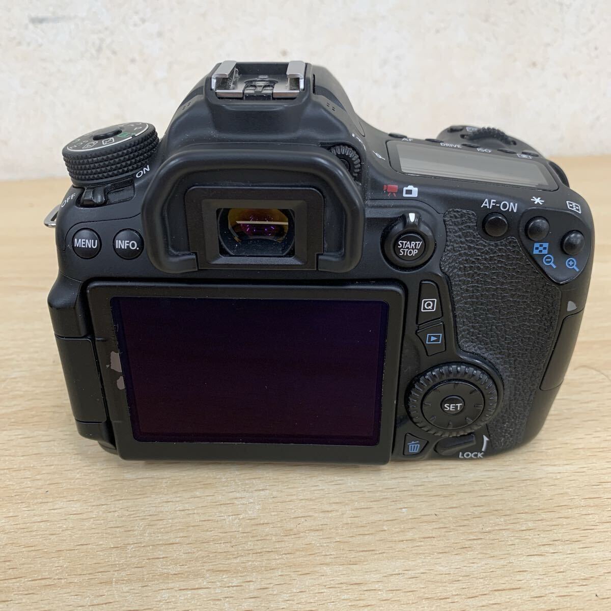 中古品 デジタル一眼レフカメラ キヤノン Canon EOS 70D レンズキット EF-S 18-55 IS STM デジタルカメラ_画像4