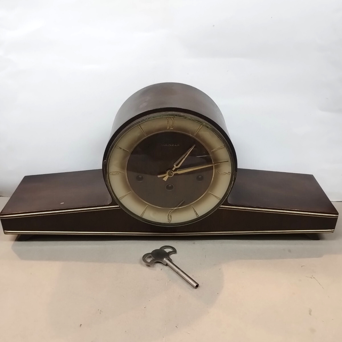 ドイツ:キンツレ社(KIENZLE)日の出型のウエストミンスターの置き時計_画像2